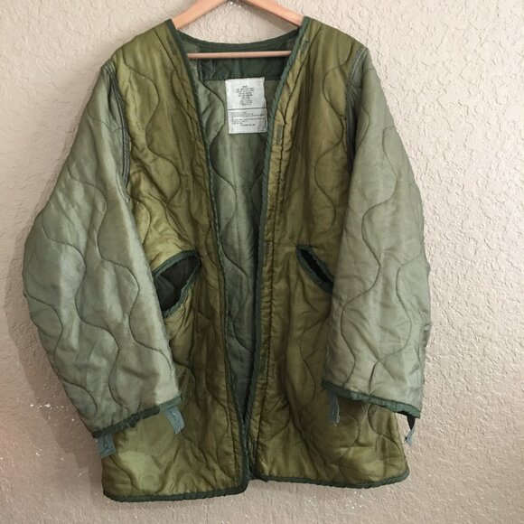 Vintage 80s US Military Desert Night Camo Quilted Parka Liner Medium - Picture 1 of 7